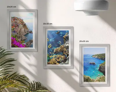 Conjunto de 3 quadros decorativos com vista para o mar, casas coloridas e recife de coral