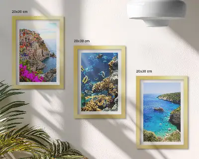 Conjunto de 3 quadros decorativos com vista para o mar, casas coloridas e recife de coral