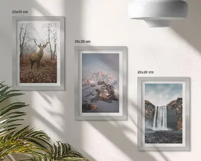 Conjunto de 3 quadros decorativos com paisagens naturais selvagens de montanhas, veados e cachoeiras