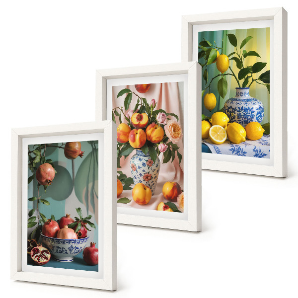 Conjunto de molduras com imagens Romãs, pêssegos e limões em vasos.