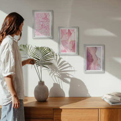 Tríptico com moldura padrões geométricos de peônias rosas