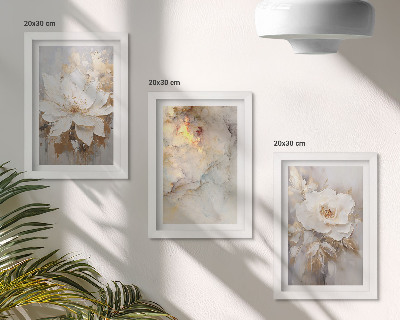 Tríptico com moldura Flores sobre um fundo claro com padrões abstratos