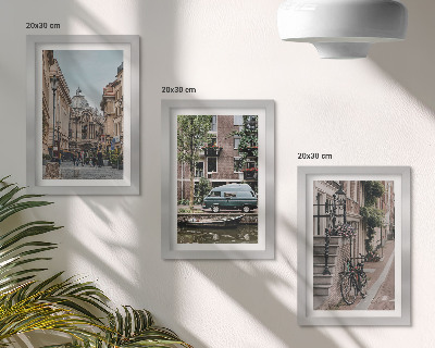 Conjunto de molduras com imagens Vistas tranquilas da cidade com edifícios.