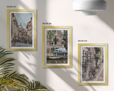 Conjunto de molduras com imagens Vistas tranquilas da cidade com edifícios.