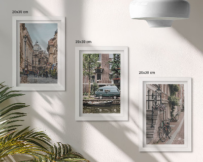 Conjunto de molduras com imagens Vistas tranquilas da cidade com edifícios.