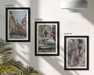 Conjunto de molduras com imagens Vistas tranquilas da cidade com edifícios.