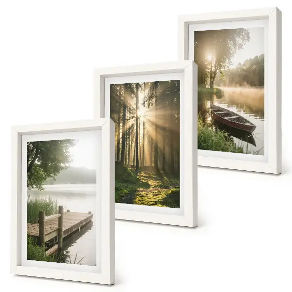 Conjunto de 3 quadros decorativos com a imagem de um lago calmo, uma floresta e um barco na neblina da manhã