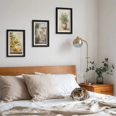 Conjunto de 3 quadros decorativos com estampa de limões em vaso e plantas em arquitetura branca