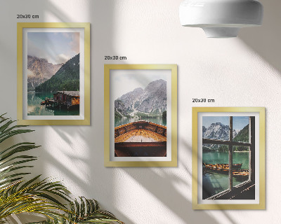 Tríptico com moldura Lago de montanha com um barco e casas de madeira