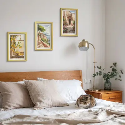 Conjunto de 3 quadros decorativos com frutas cítricas na cozinha com vista para o mar e para a encantadora cidade
