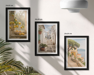 Conjunto de molduras com imagens Vista da laranjeira a partir da janela e arquitetura à beira-mar.