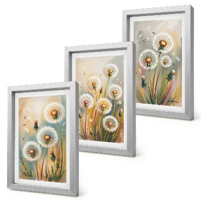 Tríptico com moldura Flores de dente-de-leão em contraste com um fundo de grama em tons pastel.