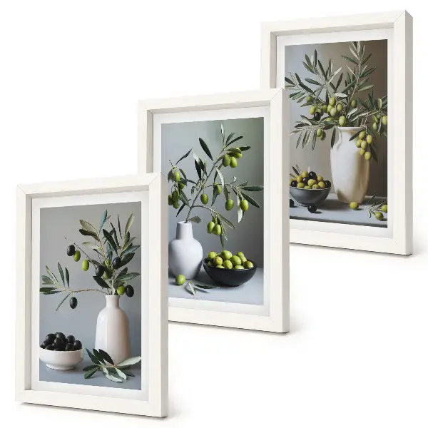 Conjunto de 3 quadros decorativos com azeitonas em vasos sobre fundo de cores suaves