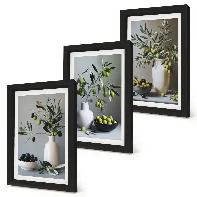 Conjunto de 3 quadros decorativos com azeitonas em vasos sobre fundo de cores suaves