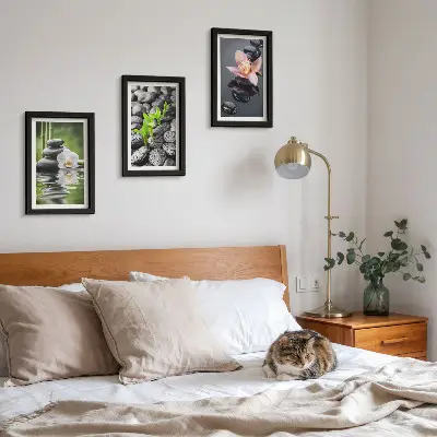 Conjunto de quadros com imagens composição zen de pedras e flores sobre a água