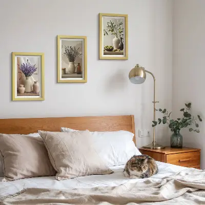 Tríptico com moldura de flores de lavanda, azeitonas e vasos de cerâmica tríptico com moldura