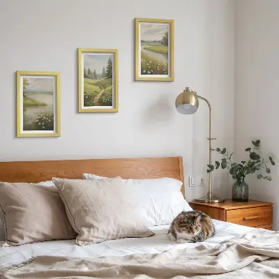 Conjunto de molduras com imagens paisagem primaveril com rio, caminho e prado florido