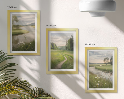 Tríptico com moldura Paisagem tranquila de verão com um rio e um prado florido.