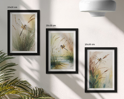 Conjunto de 3 quadros decorativos Libélulas entre a grama à beira da água em estilo pictórico