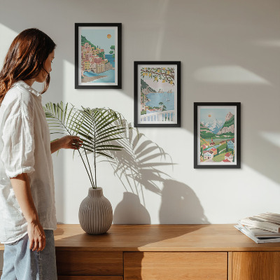 Tríptico com moldura Vista para o mar com casas em tons pastel