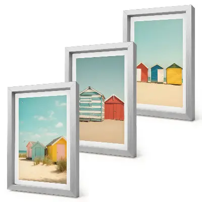 Conjunto de quadros com imagens casas de praia coloridas num dia ensolarado