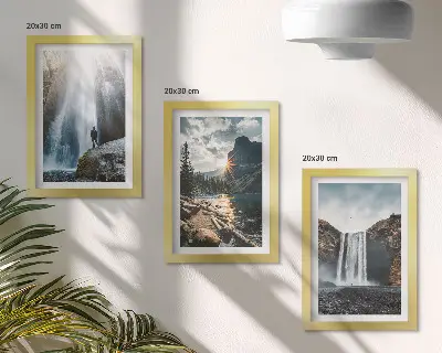 Conjunto de molduras com imagens retratando cachoeiras nas montanhas com belas paisagens naturais