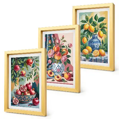 Tríptico de flores e frutas pintadas em vasos com moldura