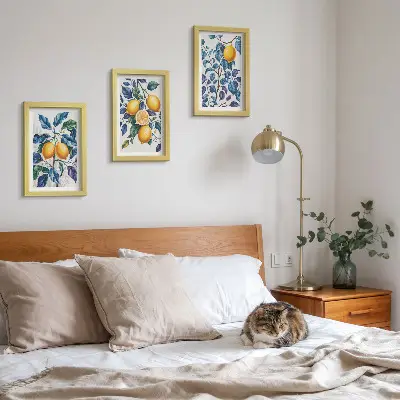Conjunto de 3 quadros decorativos com estampa de limões em galhos com folhas azuis