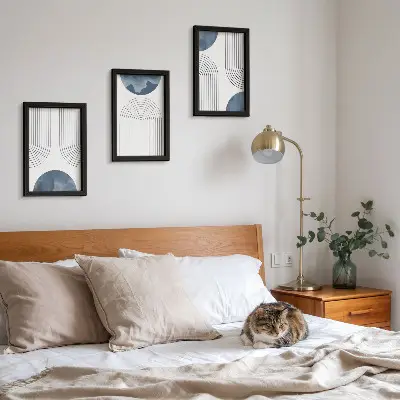 Conjunto de 3 quadros decorativos com padrões abstratos em tons de azul e branco