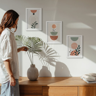 Tríptico com moldura Motivos vegetais em formas e cores modernas.