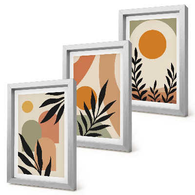 Conjunto de 3 quadros decorativos Formas abstratas e motivos vegetais em cores quentes.