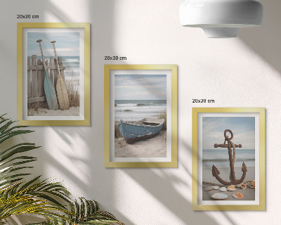 Conjunto de molduras com imagens Uma praia com um barco a remo e uma âncora na areia.