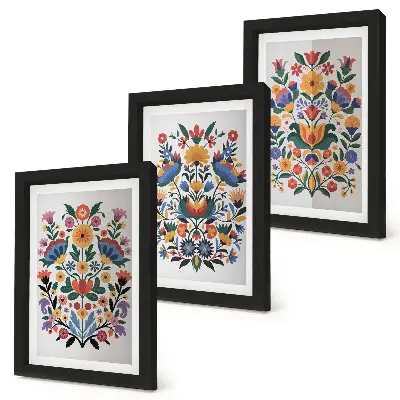 Conjunto de 3 quadros decorativos com padrões florais em cores intensas sobre fundo branco