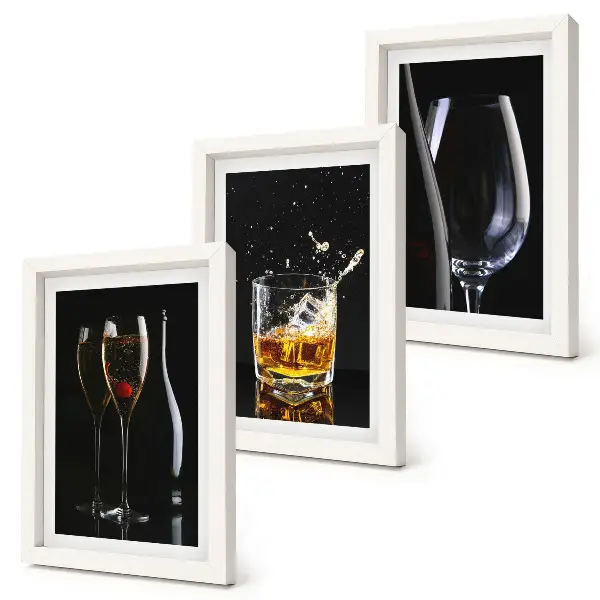 Conjunto de 3 quadros decorativos de taças de vinho e uísque com fundo preto