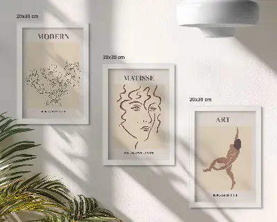 Tríptico com moldura gráficos com flores, rostos e figuras humanas