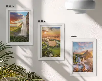 Tríptico com moldura paisagem de cachoeiras montanhas e rios ao pôr do sol