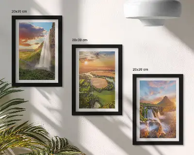 Tríptico com moldura paisagem de cachoeiras montanhas e rios ao pôr do sol