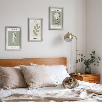 Conjunto de 3 quadros decorativos Figuras abstratas e motivos vegetais em cores suaves.