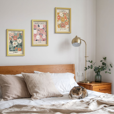 Conjunto de molduras com imagens Pôsteres com estampas florais de Londres, Tóquio e Amsterdã.