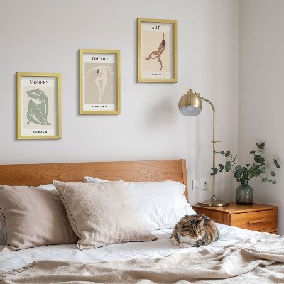 Conjunto de 3 quadros decorativos Personagens estilosos em tons minimalistas