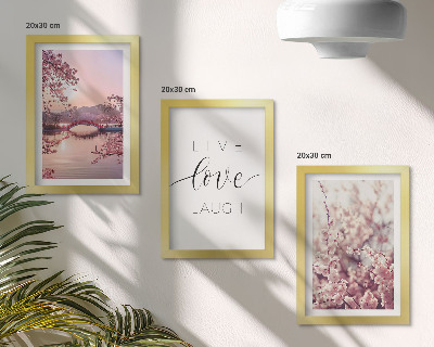 Conjunto de molduras com imagens Motivos florais com uma ponte e uma inscrição.
