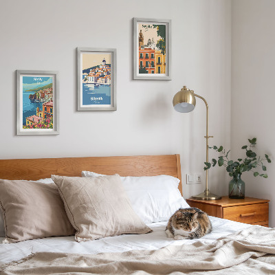 Conjunto de 3 quadros decorativos Paisagens de cidades europeias com edifícios coloridos.