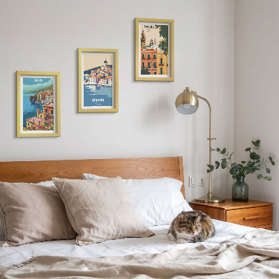 Conjunto de 3 quadros decorativos Paisagens de cidades europeias com edifícios coloridos.