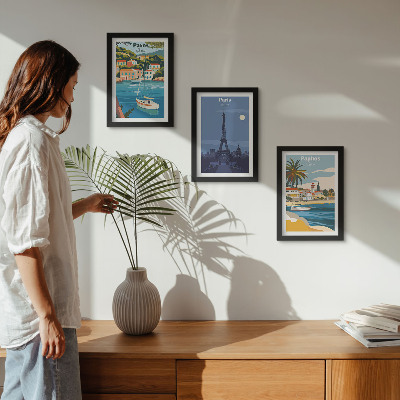 Conjunto de 3 quadros decorativos Vistas de cidades costeiras e sua arquitetura.