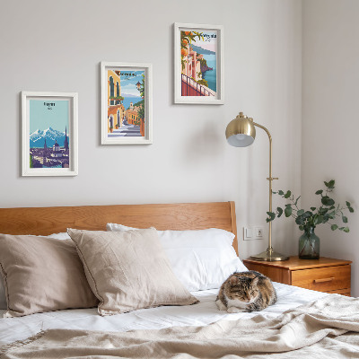 Tríptico com moldura Ilustrações coloridas de paisagens urbanas em estilo retrô.