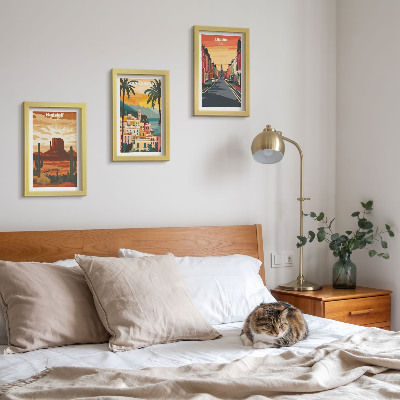 Conjunto de 3 quadros decorativos Paisagens urbanas e naturais em tons quentes.