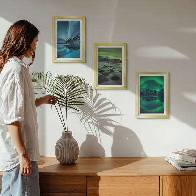 Conjunto de molduras com imagens Paisagem de inverno com aurora boreal e montanhas