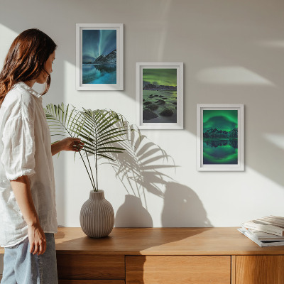Conjunto de molduras com imagens Paisagem de inverno com aurora boreal e montanhas