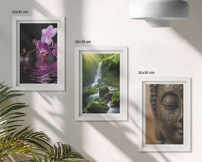 Tríptico com moldura Flores na cachoeira com pedras verdes e Buda