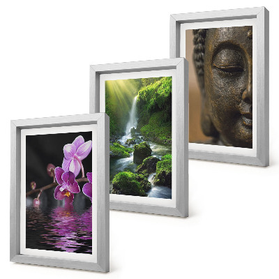 Tríptico com moldura Flores na cachoeira com pedras verdes e Buda